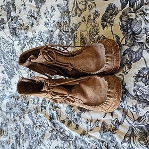 Ugg KAYSA Boots Sz 7 Suede Fringe Moccasin Brown Side Zip Leather